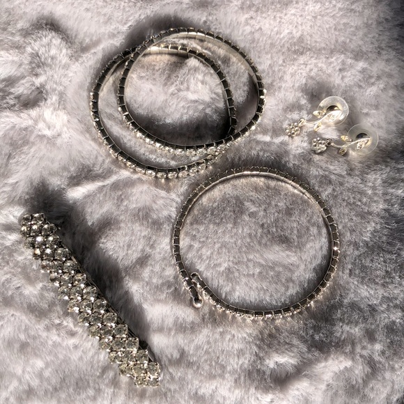 💖 3 Bracelets - Earrings - Barrette SET of 5 Silver with Clear Stone pieces - Picture 1 of 8